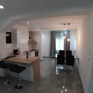 apartman-noah.hotelinzadar.com/